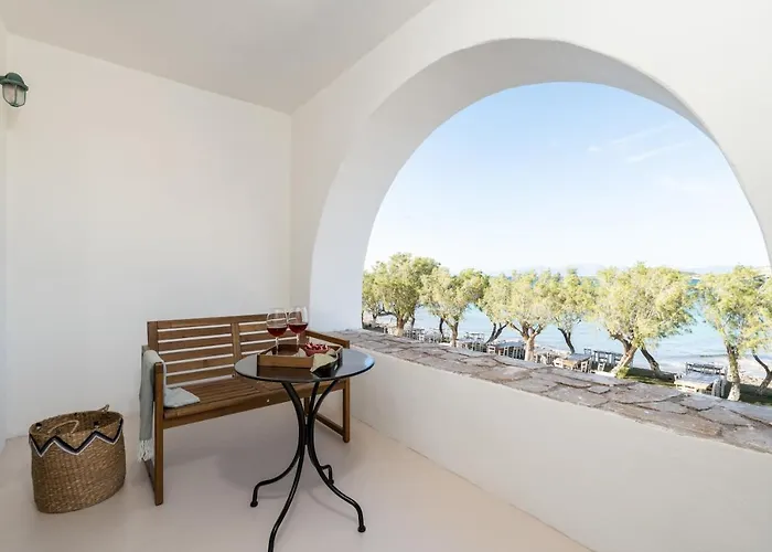 Eden Kythira Hotel *